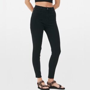 High waisted black skinny jean